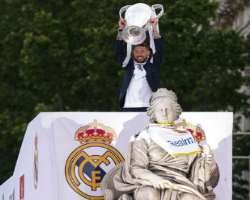 The Real Madrid C.F. celebrates their victories at the Fountain of Cybele.